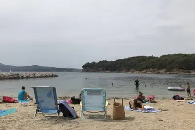 Image de Studio rez-de-jardin vue sur mer, à 1 minute de la plage