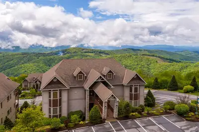 Image de SugarJax - Condo on Sugar Mountain, Gas Fireplace, Mountain Views,