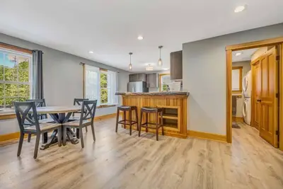 Image de Bayside Loft- 2 bed & 15 mins to Acadia!