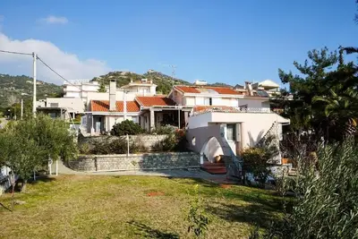 Image de Villa with great view and a few steps away from the beach! ! !