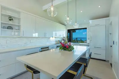 Image de 2024 Remodel! Brand New Luxury! Ocean View! Sleeps 5! Remaining 2025 $300