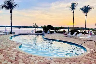 Image de Beautiful Sunset and Bay Views