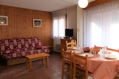 Image de À 100m des pistes de ski, balcon, télévision, casier à ski, 49m², Vars