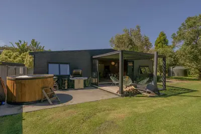 The Pumpkin Shed – Kuaotunu Holiday Home