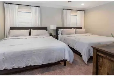 Image de Minutes from City-2Bed 2Bath-King Beds-Parking