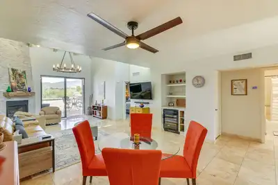 Image de Carefree Home: Pool Access & Mountain Views!
