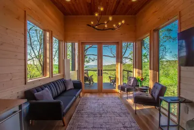 Image de Tree loft 1 a view for miles in the trees