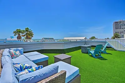 Image de Stunning 3 Bedroom Townhome With Rooftop Sun Deck Steps From Siesta Key Beach!