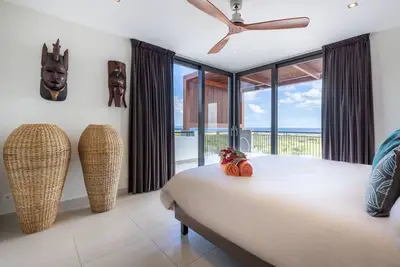 Image de Modern apartment w\/ 180° sea views & shared pool