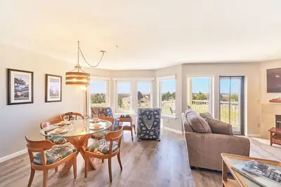 Image de Amazing Ocean Views, Pets Ok, Walk To Town and Beach (Breeze)