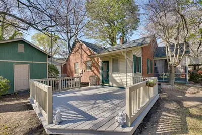 Image de Quaint Goldsboro Home w\/ Screened-In Porch!