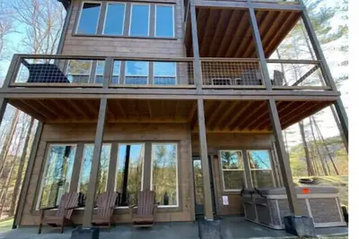 Image de New Luxury Pool Cabin | Hot tub | Sonos | Cozy!