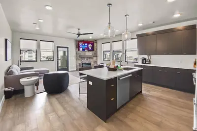 Image de New Build! Gorgeous Jordanelle Mountain Retreat w/ Ac! Close to Skiing and Lake!