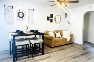 “New” Sunset Oasis/Minutes to beaches