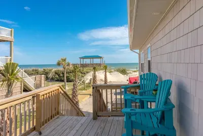 Image de The Bungalows B- Beachfront - Dog Friendly - Gazebo – Bikes