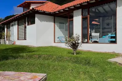 Image de Casa campestres con increĂble vista a la Represa de TominĂ©
