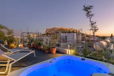 Image de Your 4 bdrm Dream House w\/Acropolis View & Jacuzzi