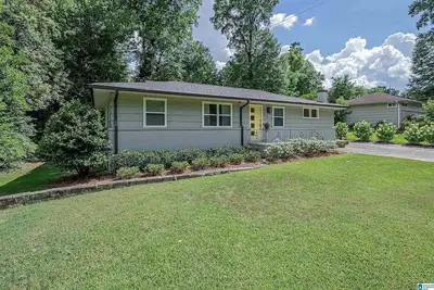 Image de Cozy & Convenient Cottage close to summit shopping center