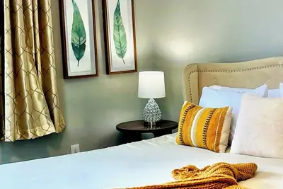 Image de Free off-street Park+3 Br *Walk to Pnc & Acrisure*