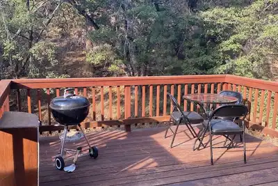 Image de Cheerful 2- bedroom 1 bath Cabin. Ready to Relax