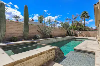 Image de Indian Wells Fiore/Flower 4bd/3. 5ba with Pool and Spa