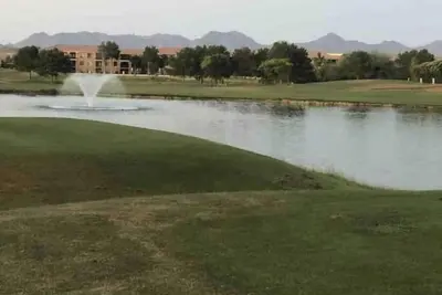 Image de Cheerful 3 bedroom residential home with 3 patios