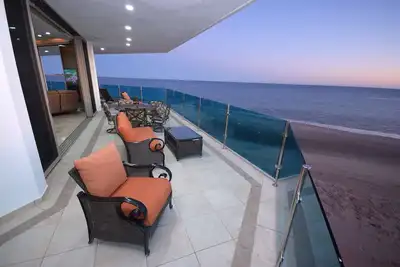Image de Presidential Suite with Huge Oceanfront Balcony