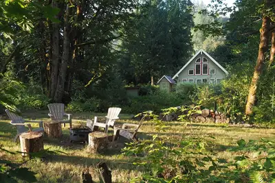 Image de Galena's Getaway 2. 0: Spacious riverfront home in Cascades w/ hot tub on 3 acres for 4 guests