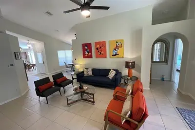 Image de 4 Miles From Disney - Four Bedroom 3 Full Bath Pool House - Spacious Comfortable