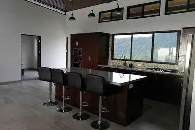 Image de Elegante casa en la montaña donde puedes conectar con la naturaleza!