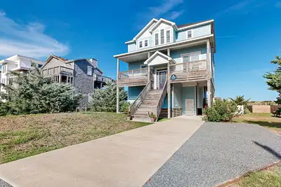 Image de Waterfront home with pool, hot tub, balconies, fireplace, & Ac - beach access