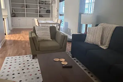 Image de Uptown Garden District Apartment on St Charles-2 bedroom/2 bath