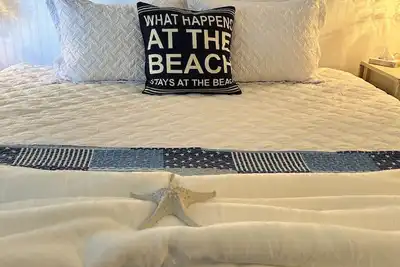 Image de Oceanview One Bedroom suite at the Inn of the Sea in Ladysmith!