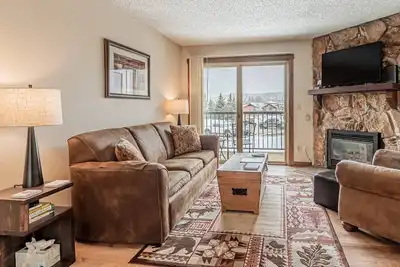 Image de Walk to Resort or Steps to Free Town Bus Stop + Pool-Hot Tub-Grill-W/D in Unit-Fireplace-Immaculate