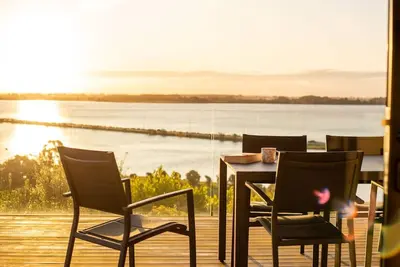 Beautiful Balmoral Hill Apartment