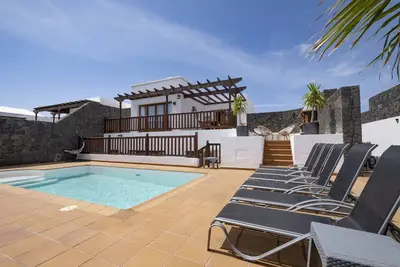 Image de Villa \"Bethany\" avec piscine chauffée privée, 2 terrasses privées et Wi-Fi