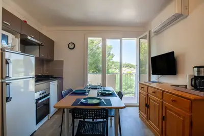 Image de Appartement 'T2 - La Seyne Sur Mer - Fabregas' avec balcon et climatisation