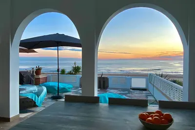 Image de Villa 'Paco Denia Casa En La Playa' avec vue sur la mer, terrasse privée et Wi-Fi
