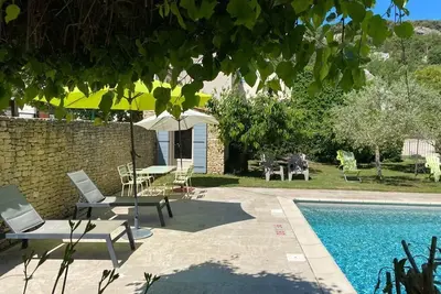 Gîte Studio avec Terrasse à Venasque