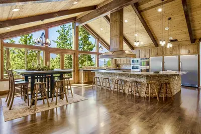 Image de 9br Tahoe Villa Hot Tub, Sauna, Gym & Game Room lx33