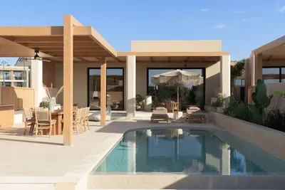 Image de Cicada Theros Suite, Elegant Beach Living