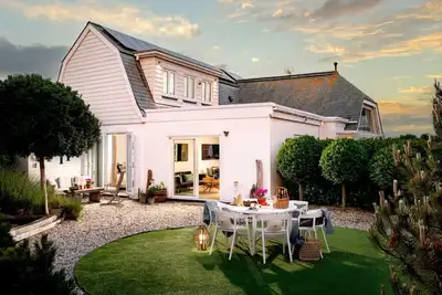 Image de Sociable Open Plan entertaining. . . . and more. . . .