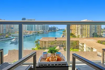 Image de Pool | Apartment w/ Balcony  +Gym + Near Beach