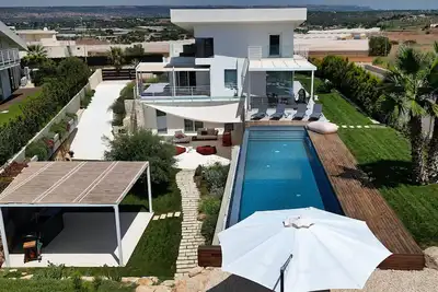 Image de Villa Ludamu Luxury Home - Heated Pool - Sauna - Scicli - Sea View!