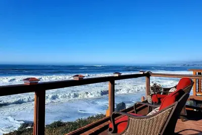 Image de Ocean Front Cabin 12 with Private Jacuzzi & Spectacular Views (Private Beach Owned By White Rock Resort)