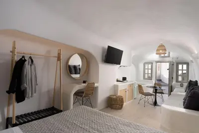 Eratò Cave Suite