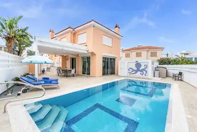 Image de Villa Elliana by Ezoria Villas in Protaras
