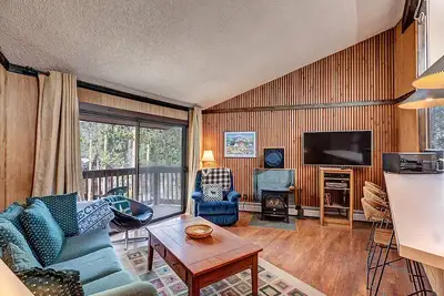 Image de Walk to Peak 8! Cozy up in this beautiful 2br Condo!