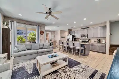 Image de Romeo Beach Cottage 6-Steps from Beach!
