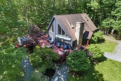 Image de New! Swimming Bear Lodge: Lake Access, Dock Slip, Wood Fireplace!